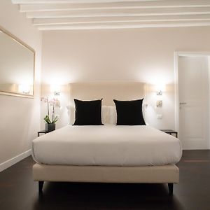 Suite Clásica con Cama King